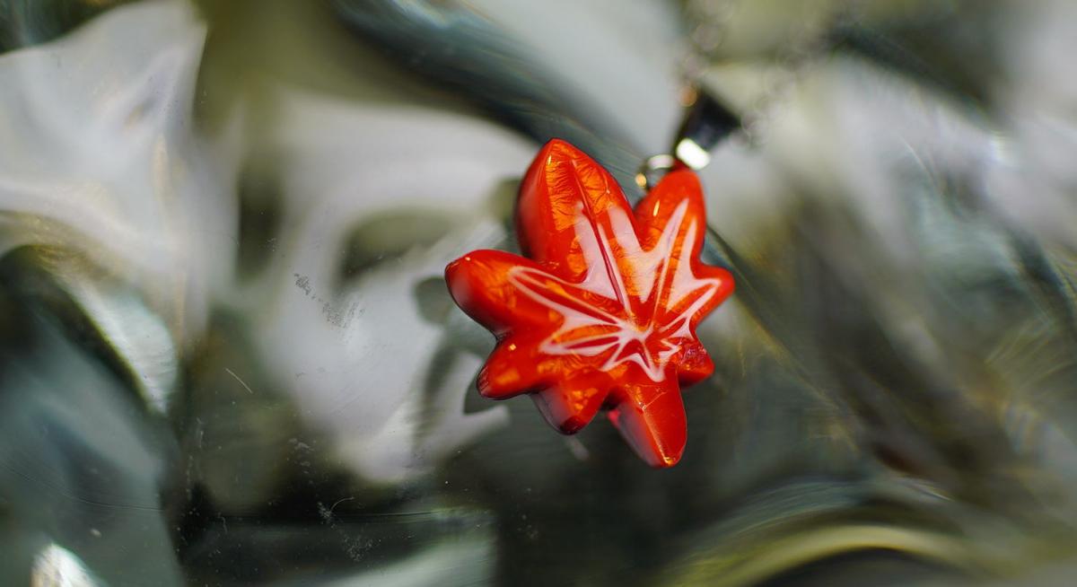Promising maple ラフォルム ガラスジュエリー ガラスアクセサリー