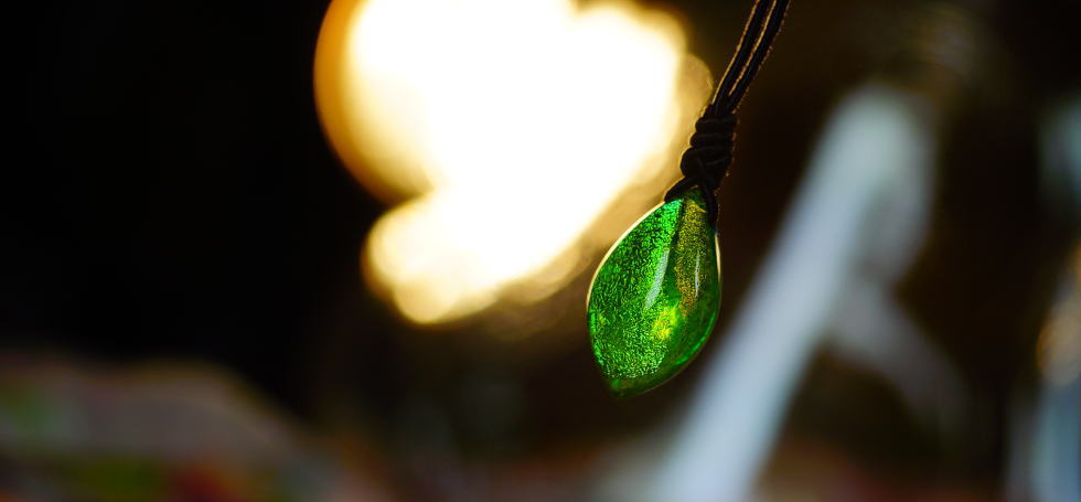 氷の薔薇 ～ Pure green eyes ～ ラフォルム ガラスジュエリー ガラスアクセサリー