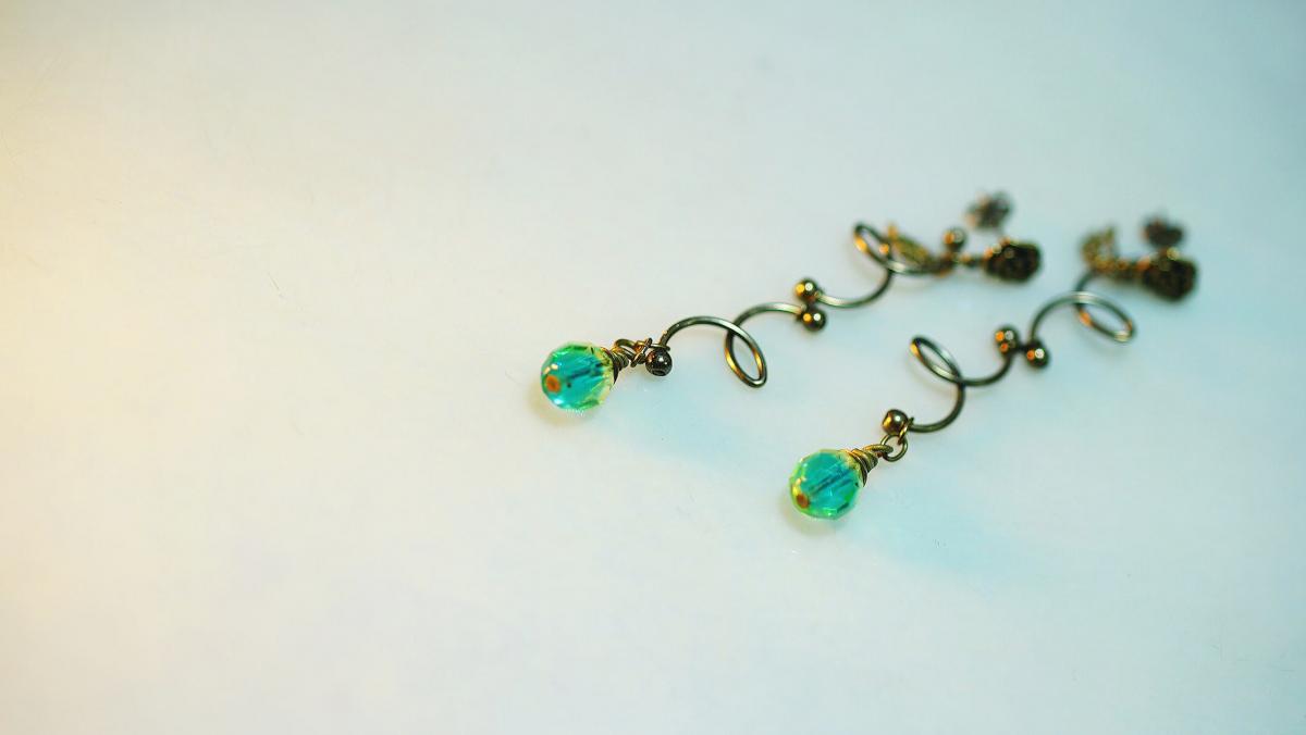 Antique rose pierce ラフォルム ガラスジュエリー ガラスアクセサリー