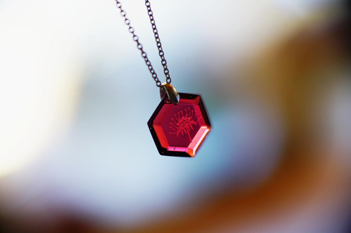 紅の曼珠沙華 ～ Eternal Bloom ～ ラフォルム ガラスジュエリー ガラスアクセサリー