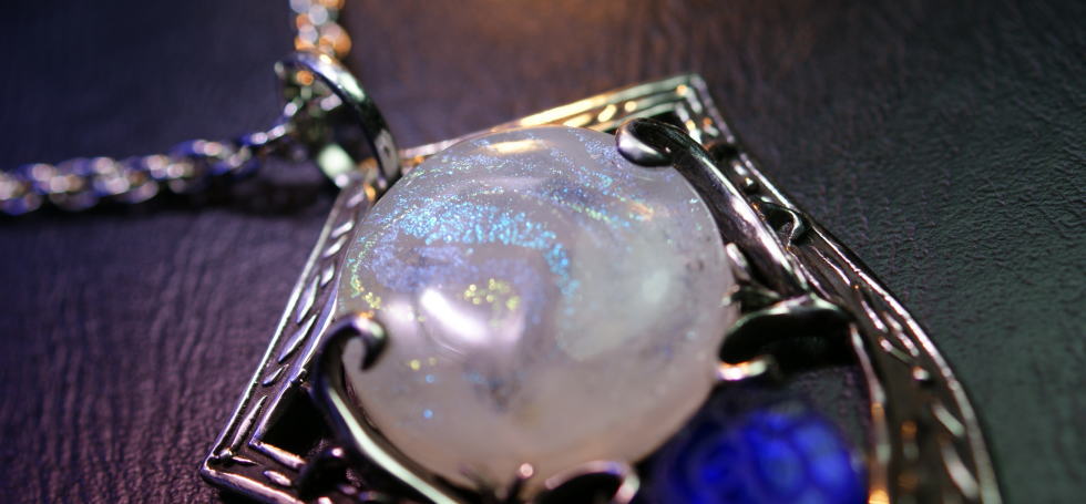 Illusional crest ～ 幻影の紋章 ～ ラフォルム ガラスジュエリー ガラスアクセサリー
