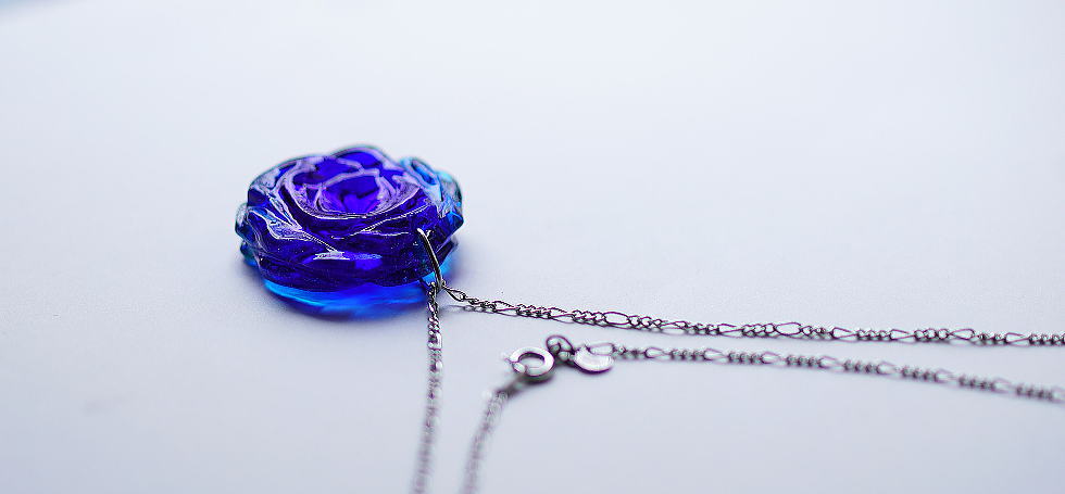 魅惑のBLUE ROSE ～ 貴婦人 ～ ラフォルム ガラスジュエリー ガラスアクセサリー