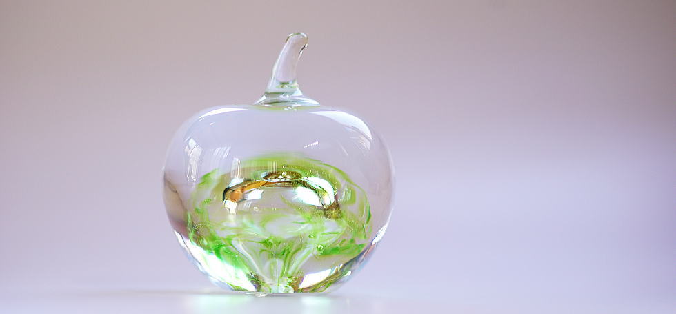 Memorial Apple(りんご型オブジェ) ラフォルム ガラスジュエリー ガラスアクセサリー