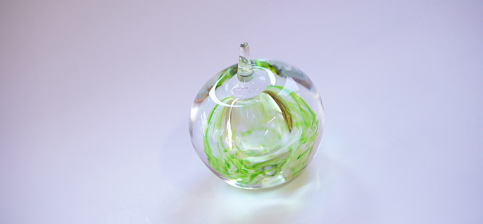 Memorial Apple(りんご型オブジェ) ラフォルム ガラスジュエリー ガラスアクセサリー