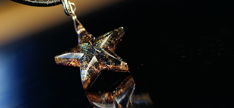 煌くBLACK STAR ラフォルム ガラスジュエリー ガラスアクセサリー