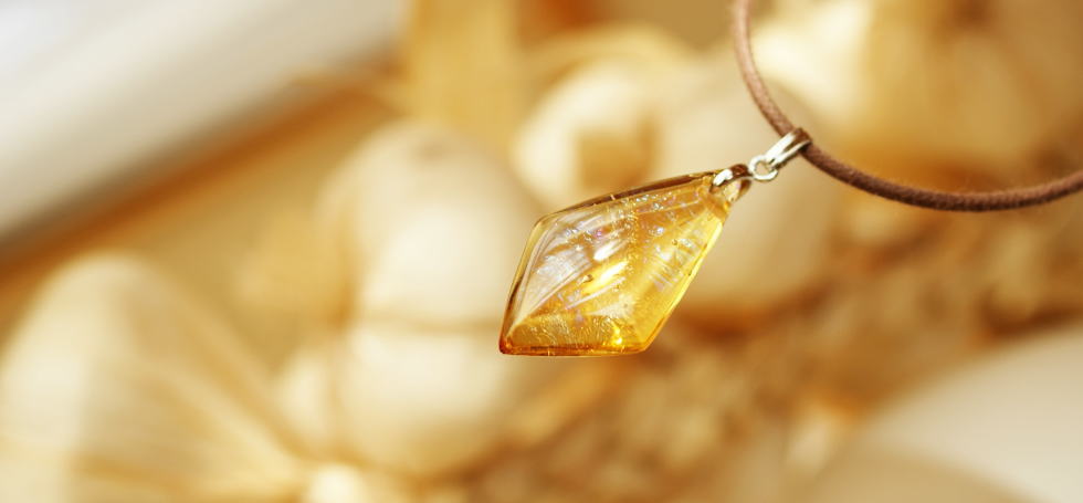 Amber Diamond ラフォルム ガラスジュエリー ガラスアクセサリー