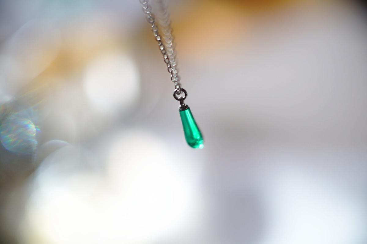 プチしずく / エメラルドグリーン ラフォルム ガラスジュエリー ガラスアクセサリー