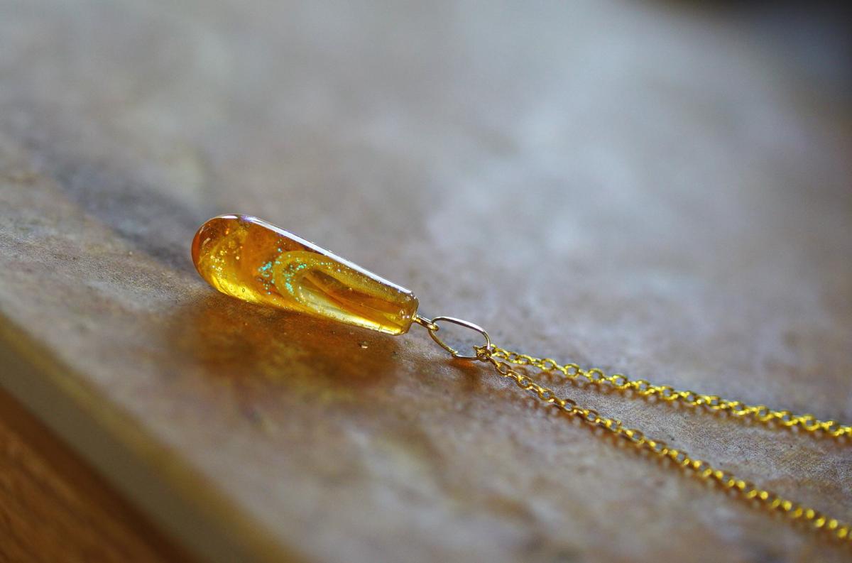 琥珀色の泪 ～ 煌きの流麗 ～ ラフォルム ガラスジュエリー ガラスアクセサリー