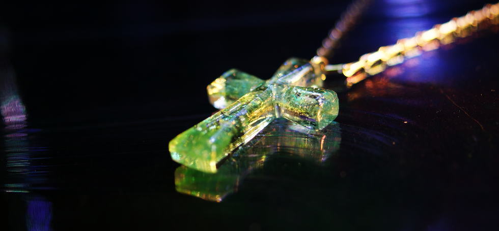 Graceful cross ラフォルム ガラスジュエリー ガラスアクセサリー