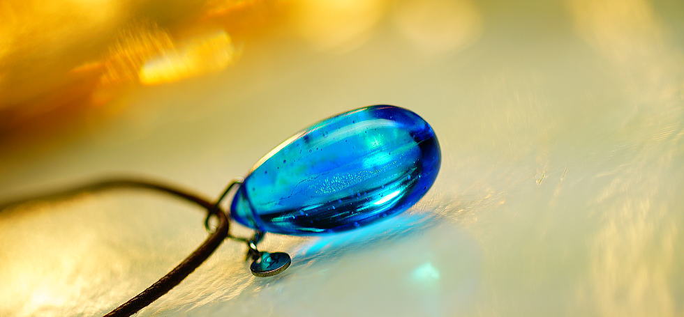 雪解のBlue tear ラフォルム ガラスジュエリー ガラスアクセサリー
