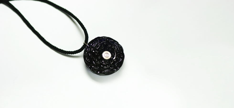 かんたん封入ペンダント / Black Rose ラフォルム ガラスジュエリー ガラスアクセサリー