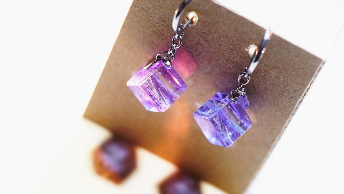 Lavender cube ～ Rainbow flashⅡ ～ ラフォルム ガラスジュエリー ガラスアクセサリー
