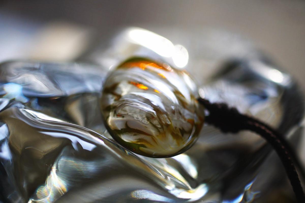 森を駆ける月影の銀狼 ～ Amber Waves of the Wolf ～ ラフォルム ガラスジュエリー ガラスアクセサリー