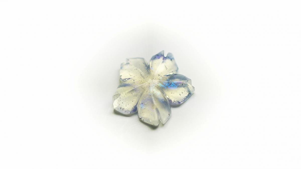 瑠璃の一輪桜・淡雪 001(ラメ)★ペンダント、ピアス・イヤリング、リングなどに仕立ててお届けします♪ ラフォルム ガラスジュエリー ガラスアクセサリー