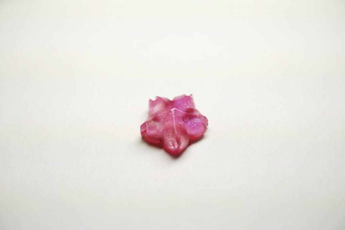 瑠璃の一輪桜・春風012(ラメ)★ペンダント、ピアス・イヤリング、リングなどに仕立ててお届けします♪ ラフォルム ガラスジュエリー ガラスアクセサリー