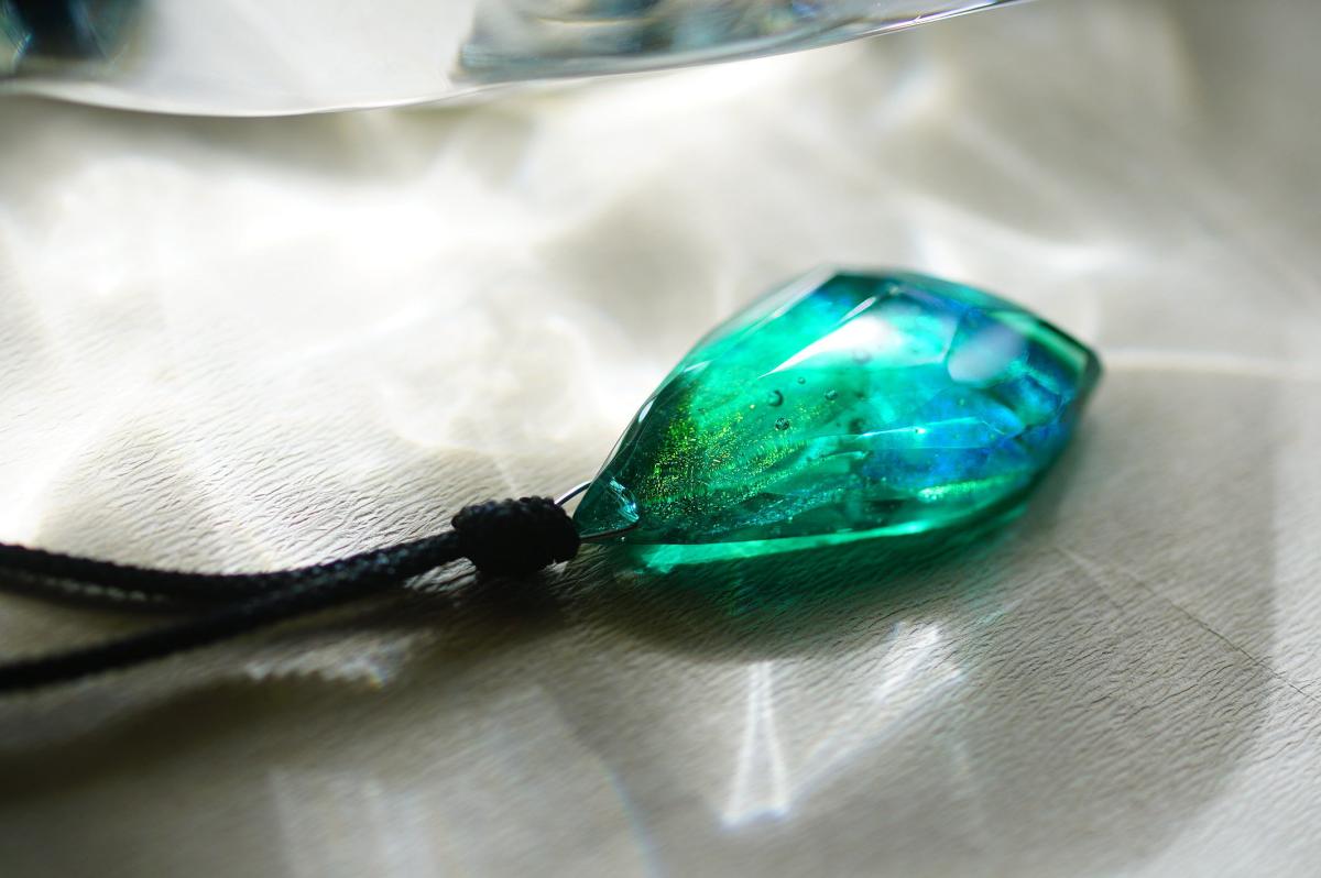 藍玉のかけら ～ 燦爛 ～ ラフォルム ガラスジュエリー ガラスアクセサリー