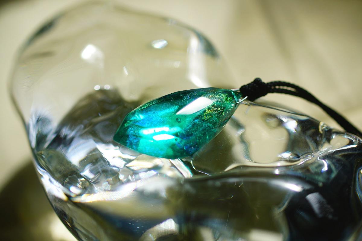 藍玉のかけら ～ 燦爛 ～ ラフォルム ガラスジュエリー ガラスアクセサリー