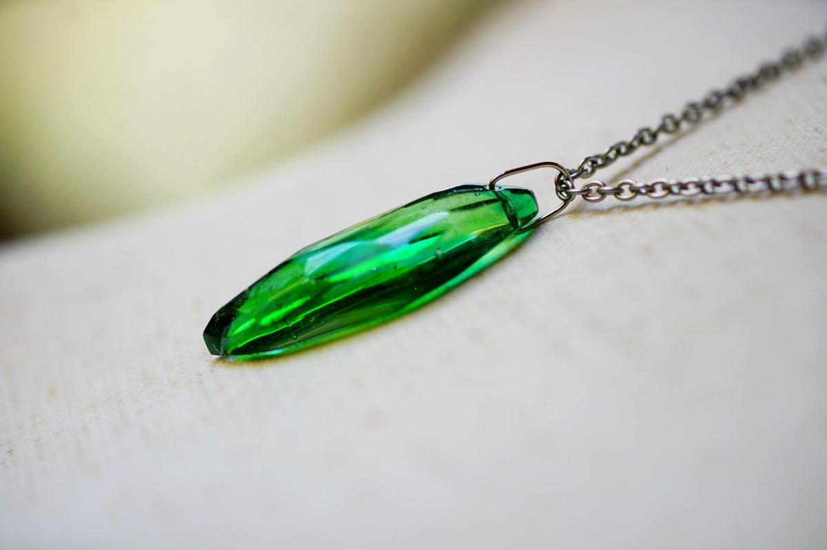 翡翠の月明かり ～ 森の木漏れ日 ～ ラフォルム ガラスジュエリー ガラスアクセサリー