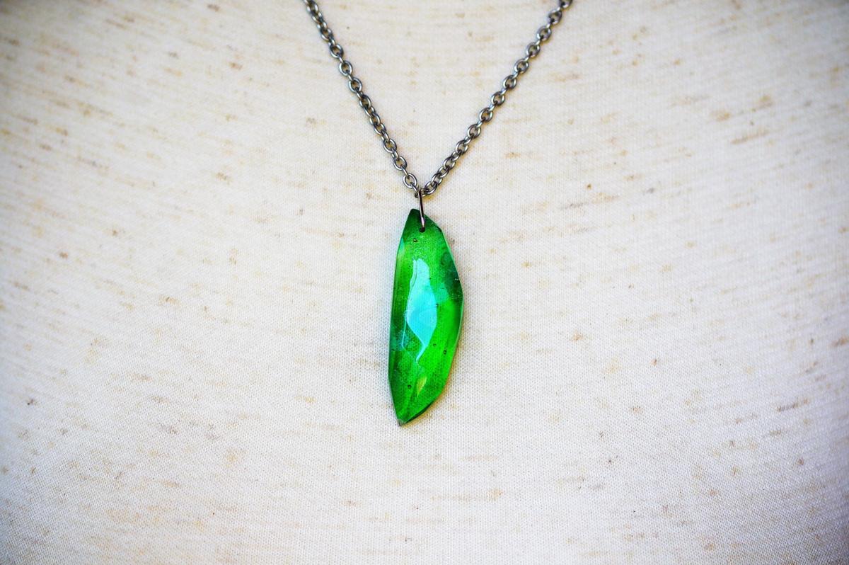 翡翠の月明かり ～ 森の木漏れ日 ～ ラフォルム ガラスジュエリー ガラスアクセサリー