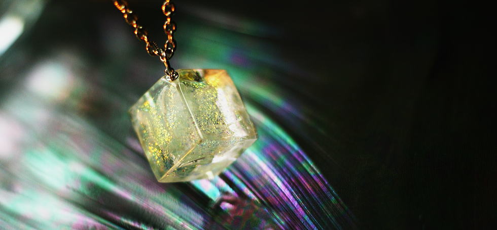 Sparkling cube ラフォルム ガラスジュエリー ガラスアクセサリー