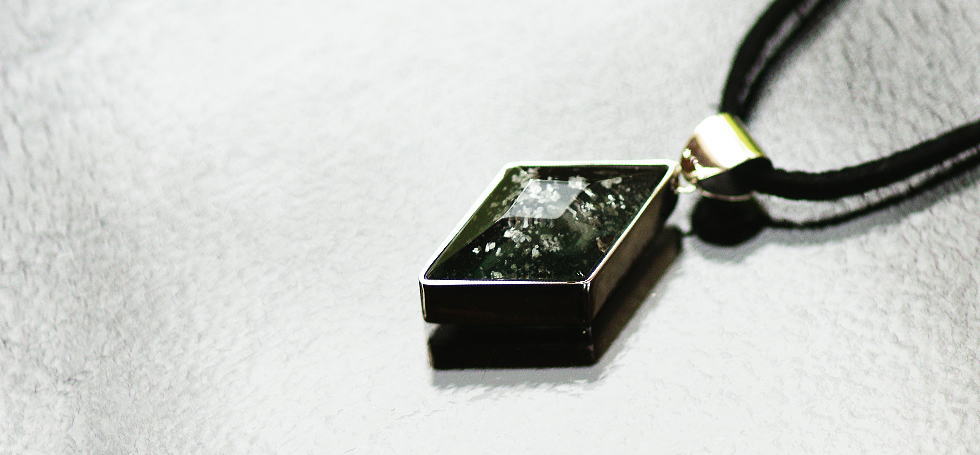 白銀の粉雪を