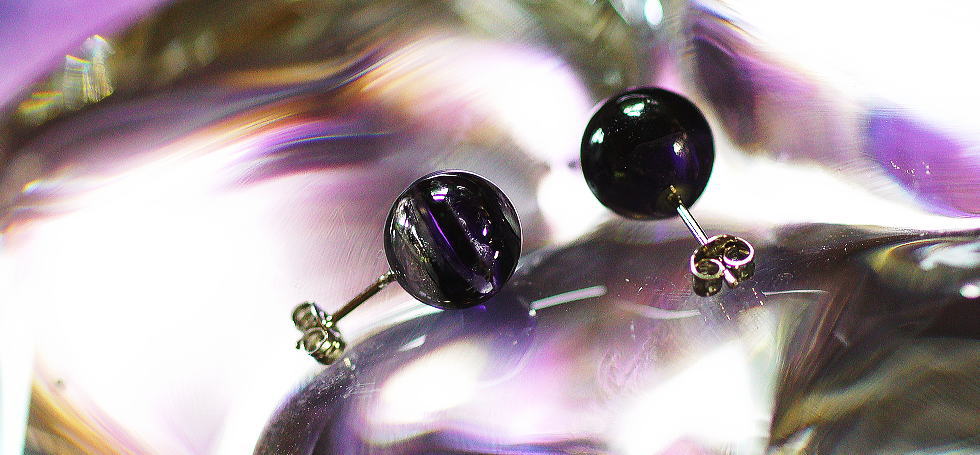 Violet sphere
