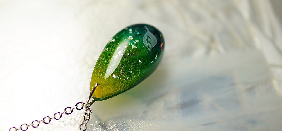 思い出のGreen leaf ラフォルム ガラスジュエリー ガラスアクセサリー