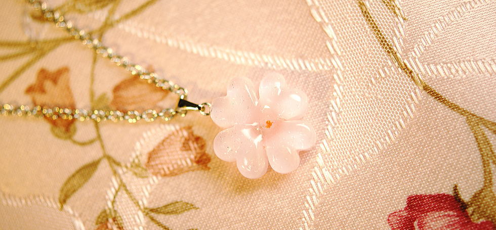 Pure pink clover ラフォルム ガラスジュエリー ガラスアクセサリー