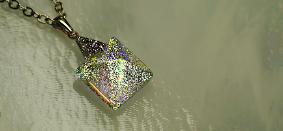 Pyramid Jewel ラフォルム ガラスジュエリー ガラスアクセサリー