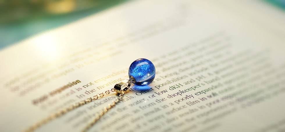 Dichroic blue planet ラフォルム ガラスジュエリー ガラスアクセサリー