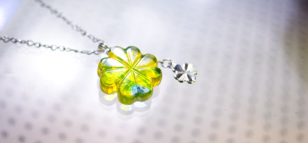 Love miracle clover ラフォルム ガラスジュエリー ガラスアクセサリー