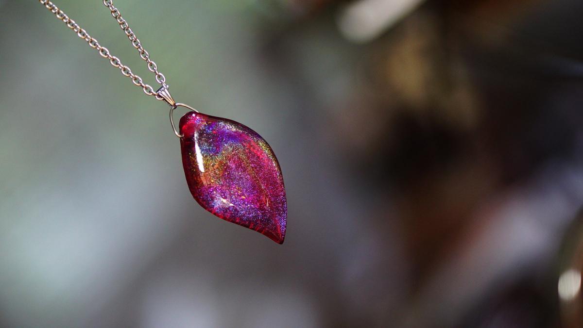 Ruby leaf ラフォルム ガラスジュエリー ガラスアクセサリー