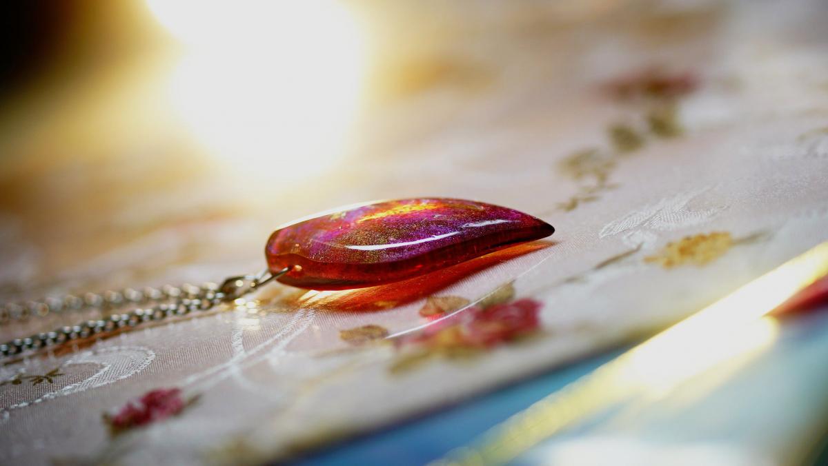 Ruby leaf ラフォルム ガラスジュエリー ガラスアクセサリー