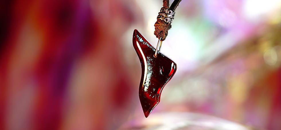 Impressive sparkling form ～ Red earth / Blue spirit ～