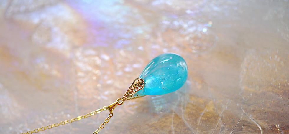 Blue fog drops