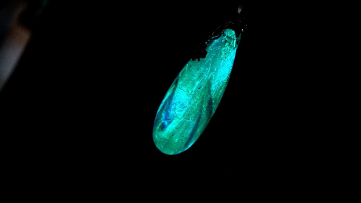 温もりを胸に抱いて ラフォルム ガラスジュエリー ガラスアクセサリー