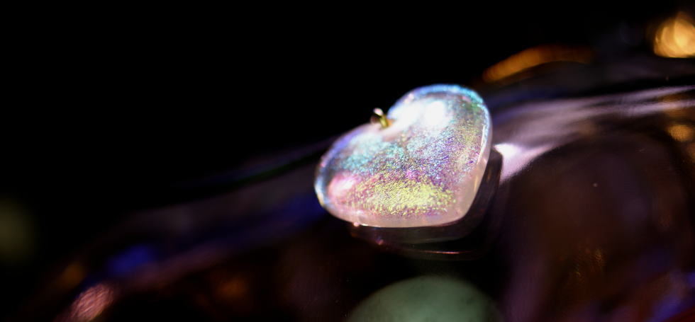 Dichroic heart ラフォルム ガラスジュエリー ガラスアクセサリー