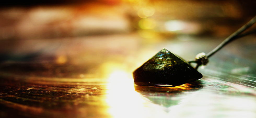 Six sided pyramid Galaxy ラフォルム ガラスジュエリー ガラスアクセサリー