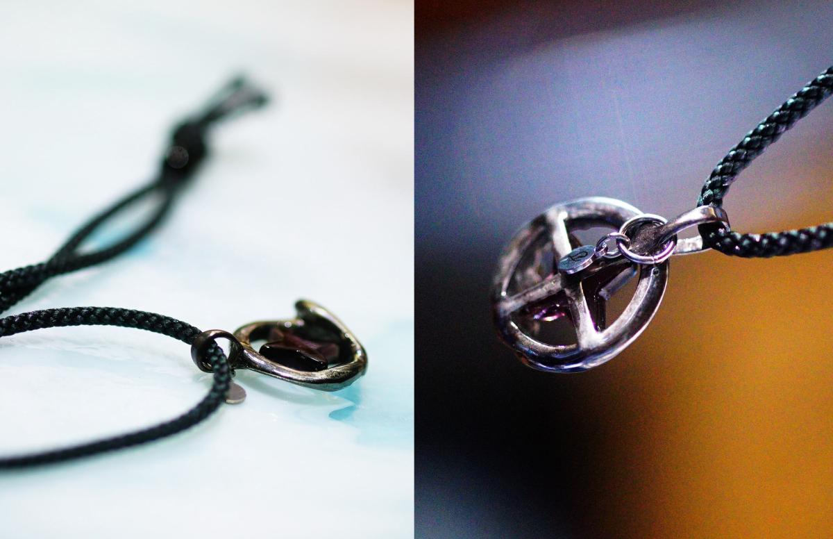Serpent Cross ラフォルム ガラスジュエリー ガラスアクセサリー
