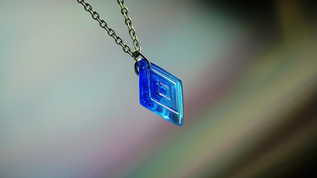 Blue wave rhombus / ペンダント ラフォルム ガラスジュエリー ガラスアクセサリー