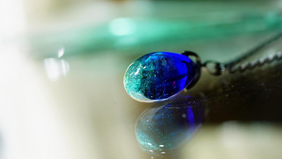 氷の薔薇 ～ 青の世界・永遠 ～ ラフォルム ガラスジュエリー ガラスアクセサリー