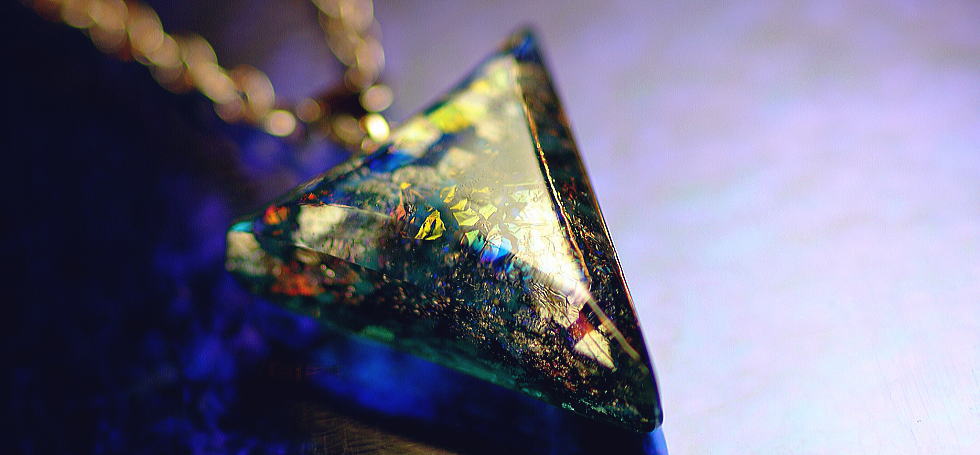 Power of triangle ～ 大宇宙の煌き ～ ラフォルム ガラスジュエリー ガラスアクセサリー