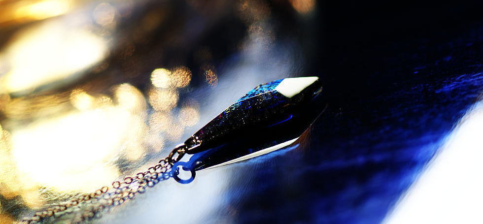 Sparkle blue diamond ～ 大宇宙のオーロラ ～ ラフォルム ガラスジュエリー ガラスアクセサリー