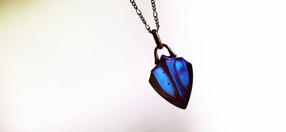 Armor shield emblem ラフォルム ガラスジュエリー ガラスアクセサリー