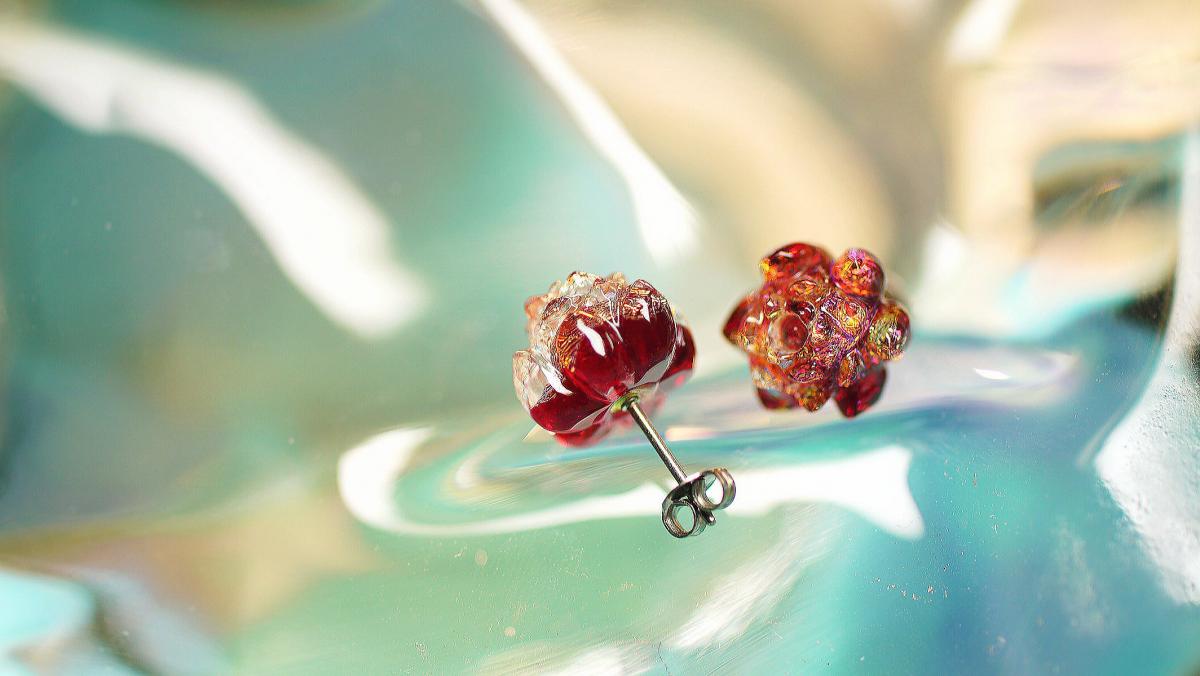 煌紅の蓮 ラフォルム ガラスジュエリー ガラスアクセサリー