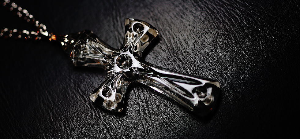 SAINT CRYSTAL CROSS