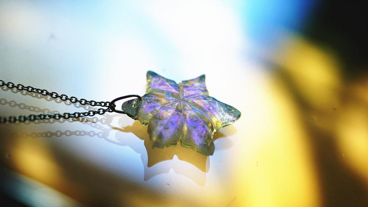 絹雪の花 ～ 紗(うすぎぬ) ～ ラフォルム ガラスジュエリー ガラスアクセサリー
