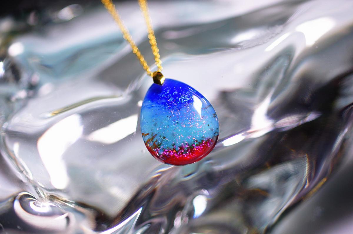 カワセミ色のDivine Sunrise ラフォルム ガラスジュエリー ガラスアクセサリー