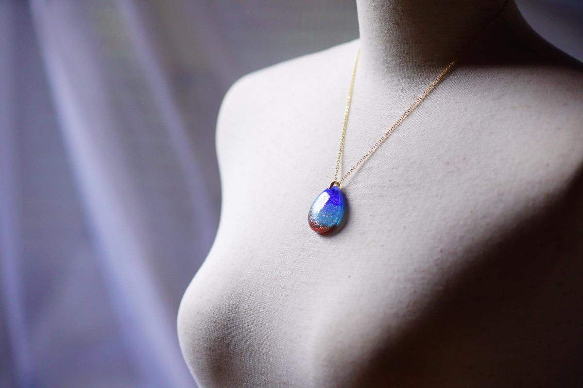 カワセミ色のDivine Sunrise ラフォルム ガラスジュエリー ガラスアクセサリー