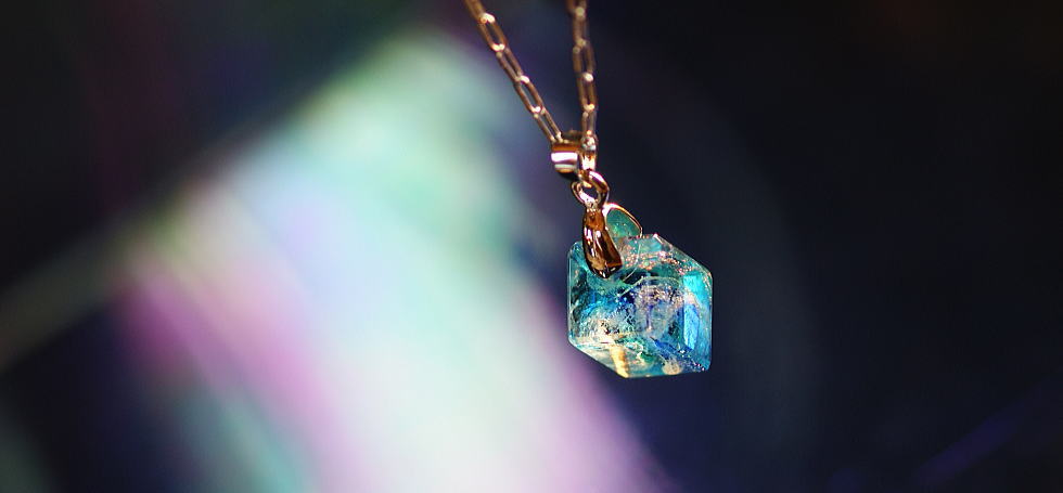 Blue of different dimension.